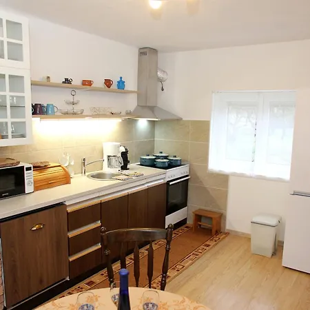 Kmecka Hisa Rodica בית הארחה