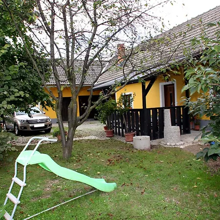 Kmecka Hisa Rodica *