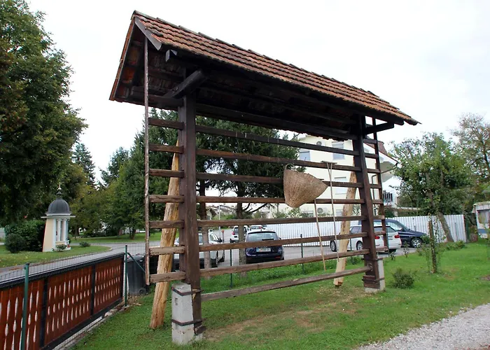 Kmecka Hisa Rodica Domžale