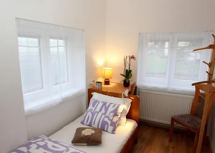 Kmecka Hisa Rodica *