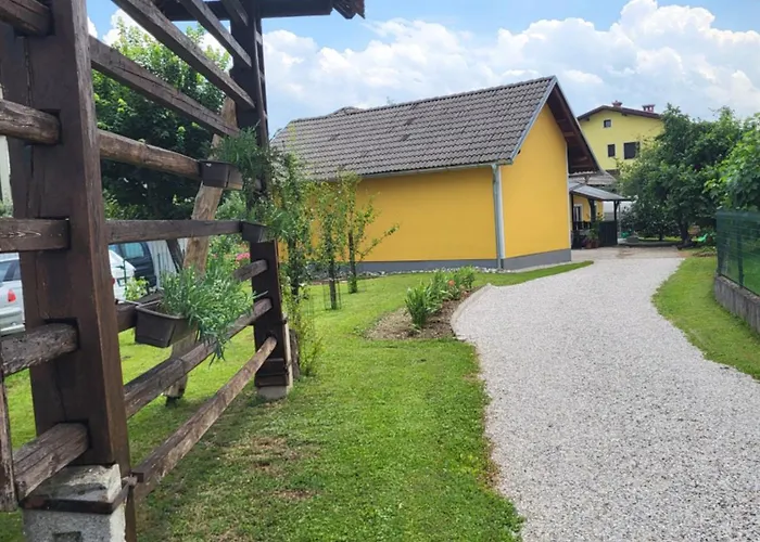 Affittacamere Kmecka Hisa Rodica *